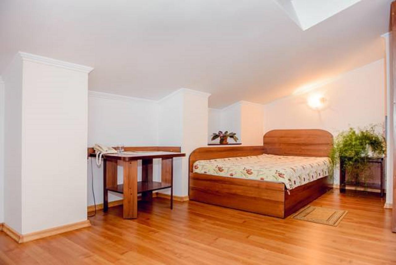 Hotel Vivat Provincia Takhtaulove Bilik gambar